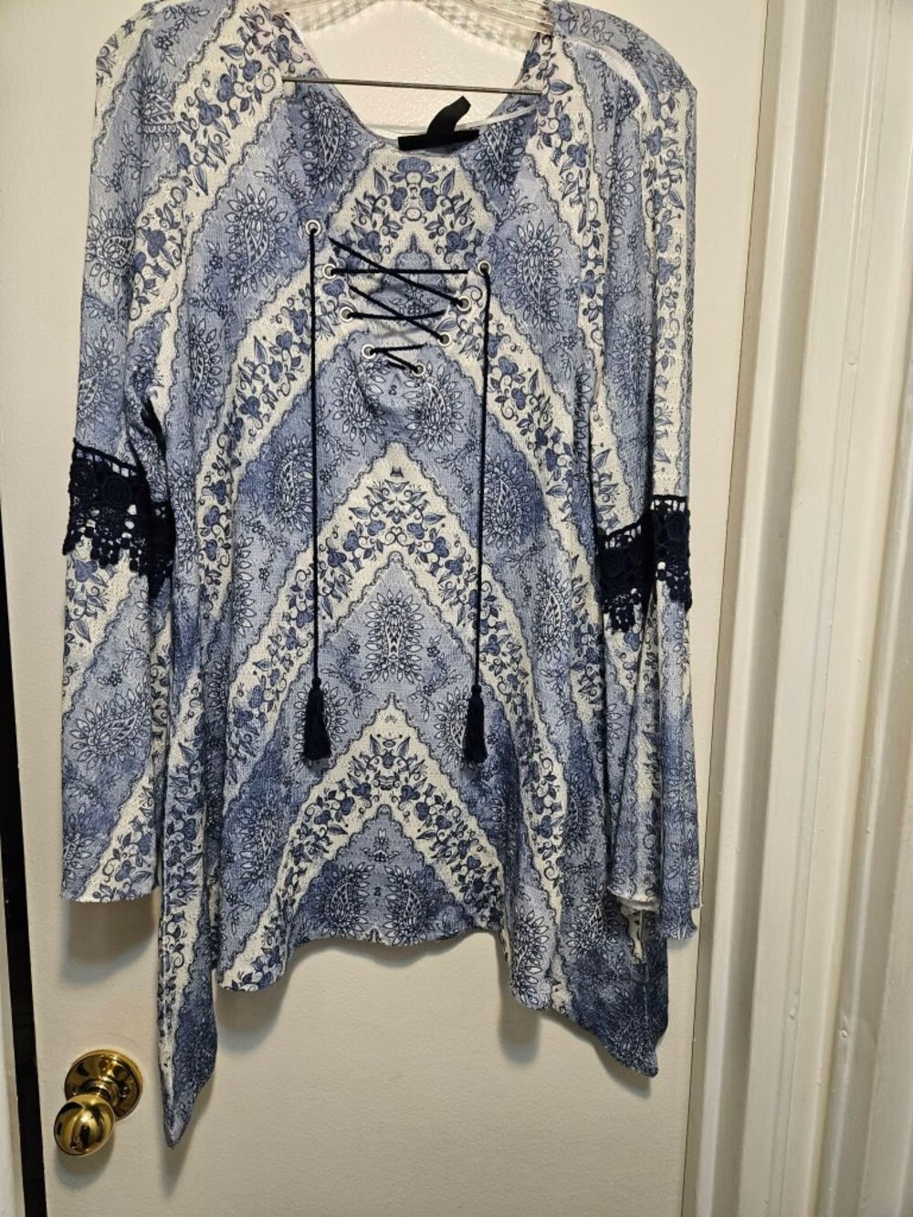 Style & Co, Peasant top with bell sleeves, Sz L